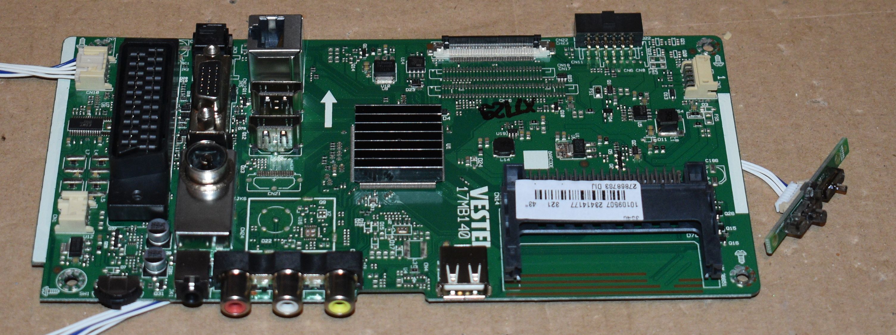 17MB140 - conector LVDS FHD clapeta - pozitia XT129